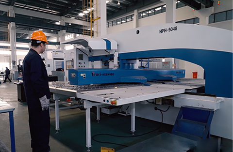 多數(shù)位數(shù)控沖床車間